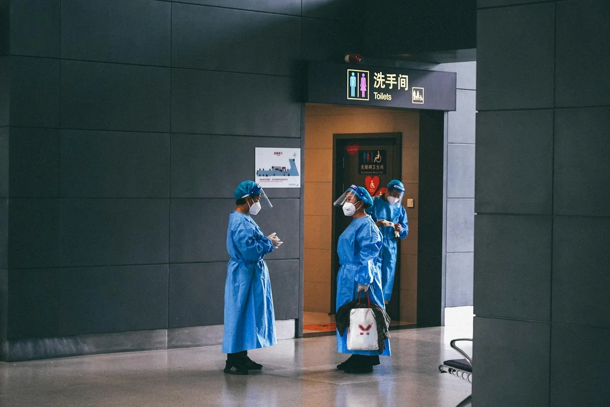 纪实观察频道视频卡片封面，呈现现场记录画面